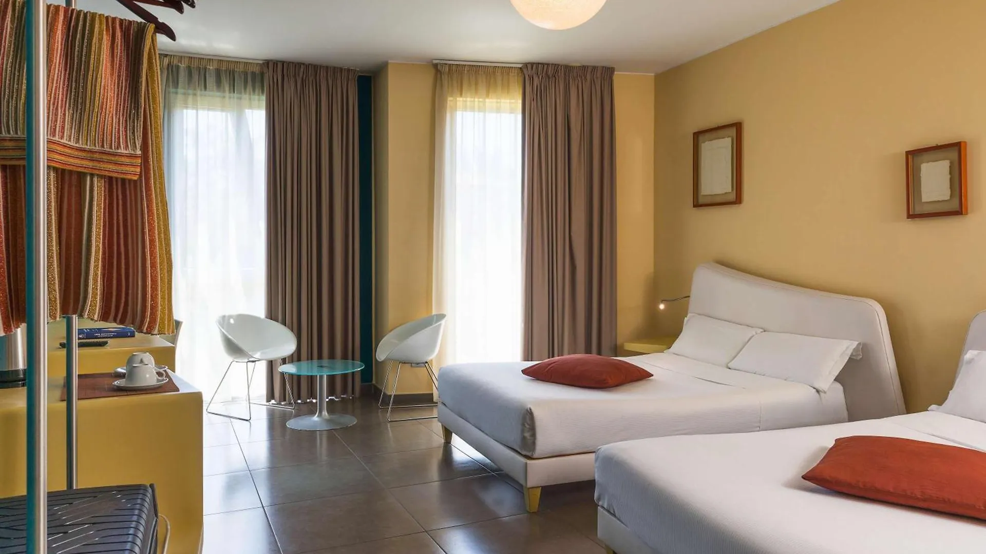 Hotel Ibis Styles Catania Acireale 4*,
