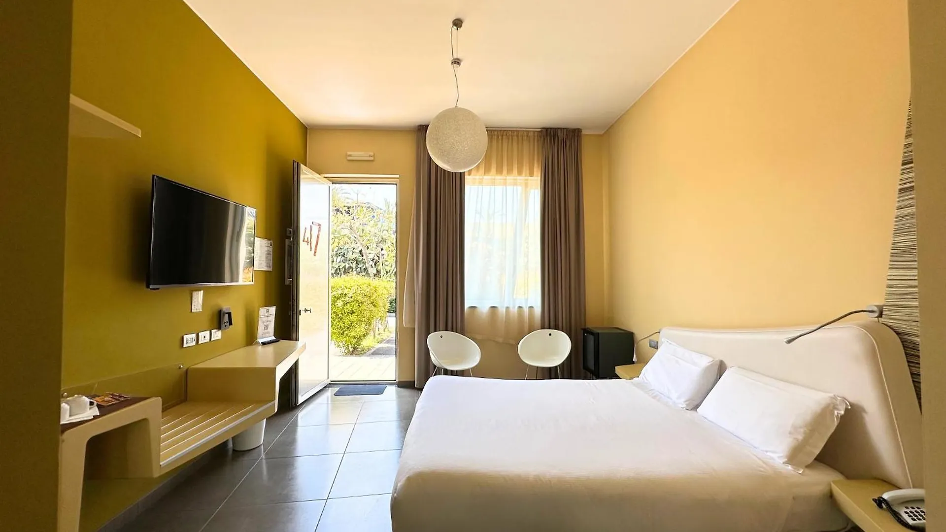 Hotel Ibis Styles Catania Acireale 4*,
