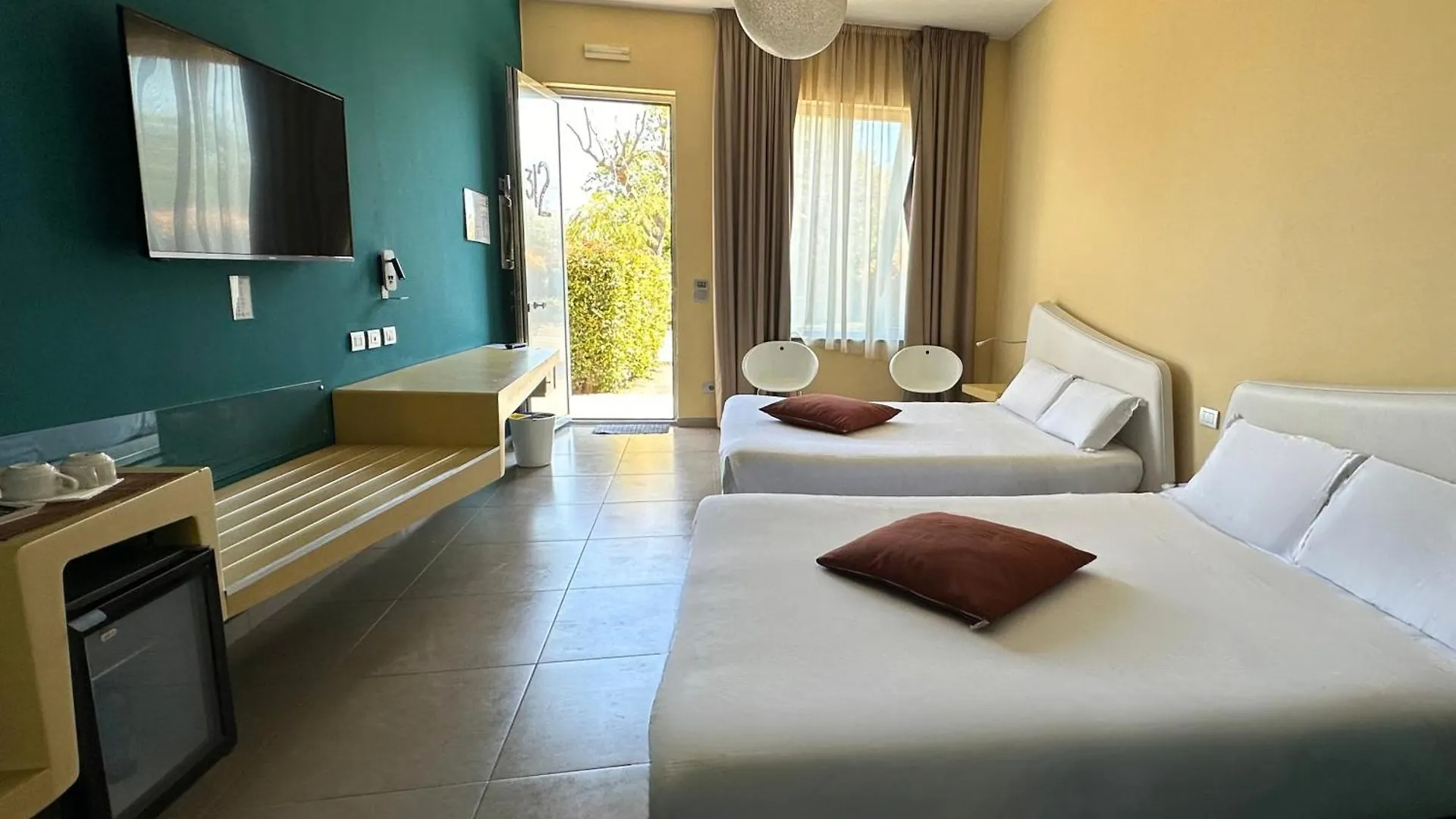 Hotel Ibis Styles Catania Acireale 4*,