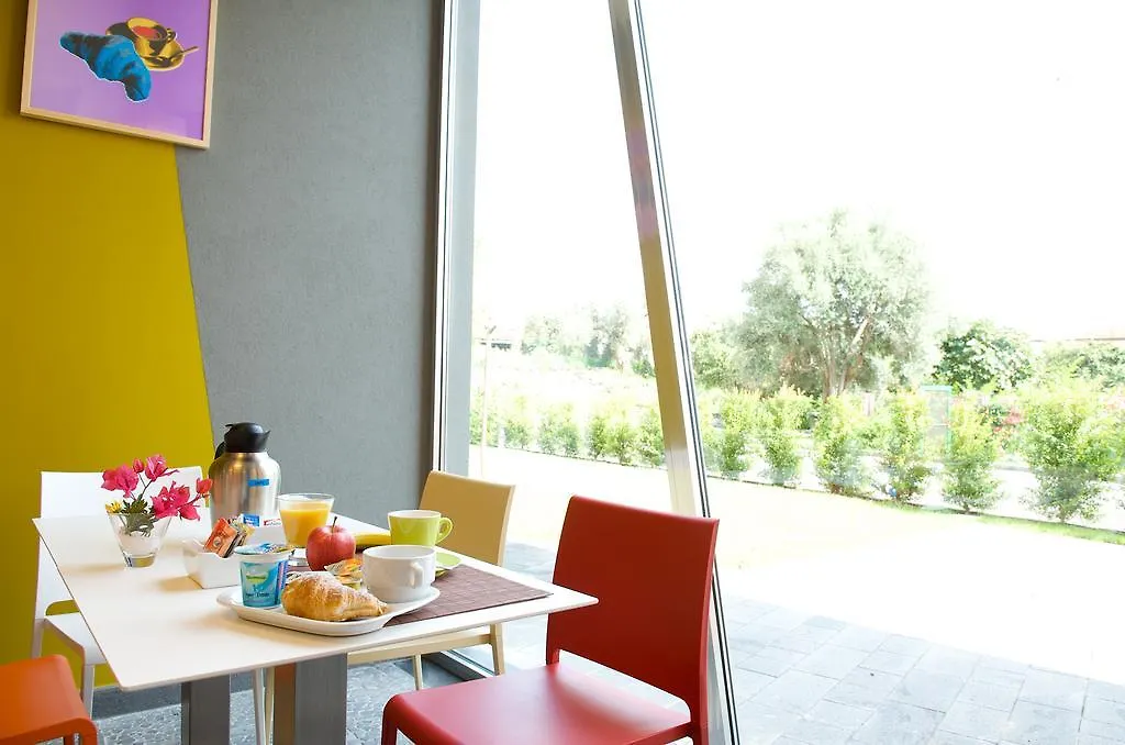 Hotel Ibis Styles Catania Acireale 4*,  Italie