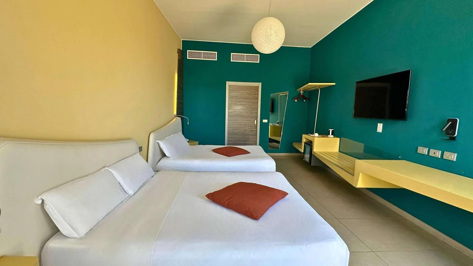 Hotel Ibis Styles Catania Acireale 4*,  Italien